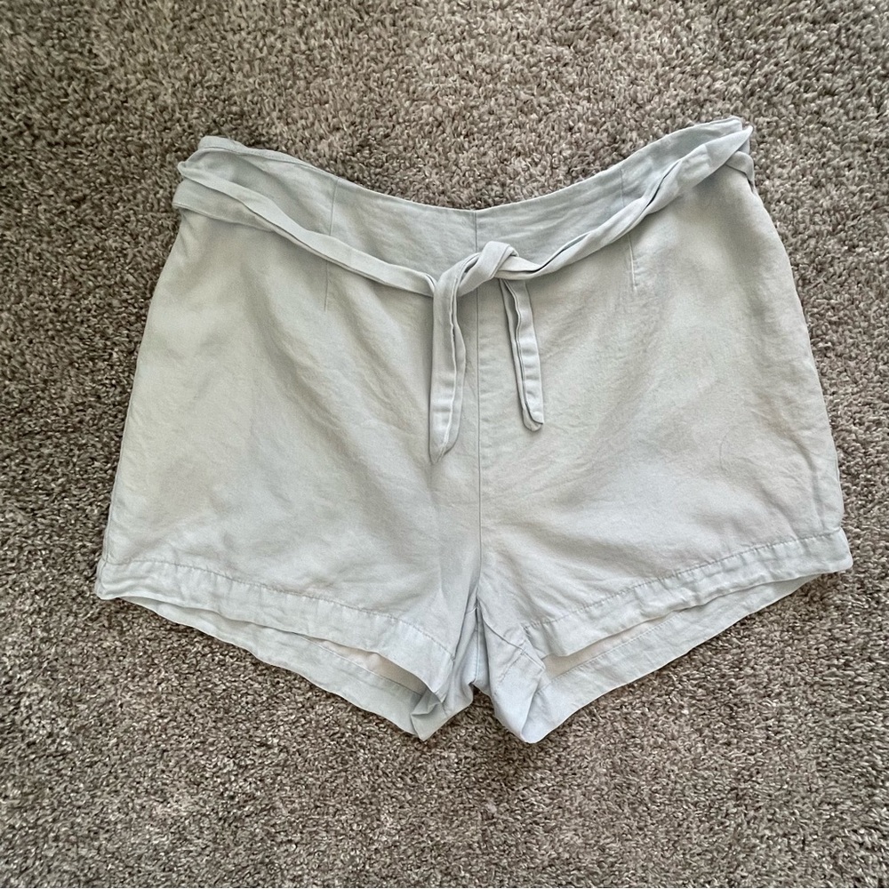 Cupcakes and Cashmere high waisted shorts